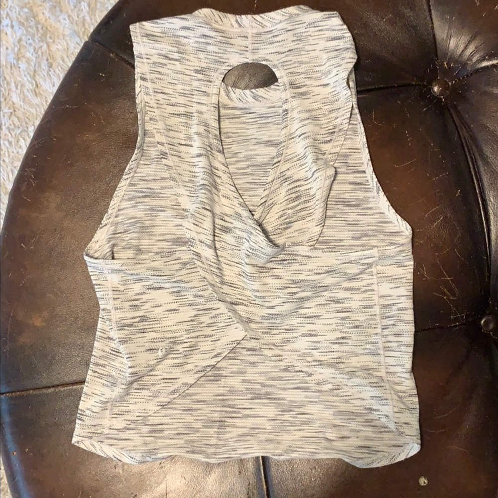 Lululemon cropped gray & white tank - size 4